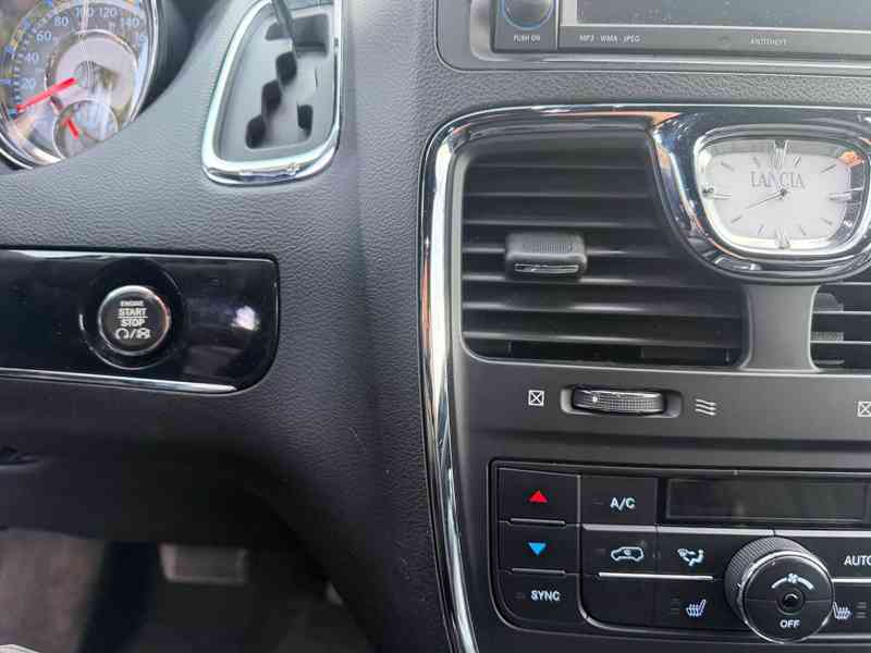 Lancia Voyager 2,8 CRD S-Type Limited 2015 - foto 19