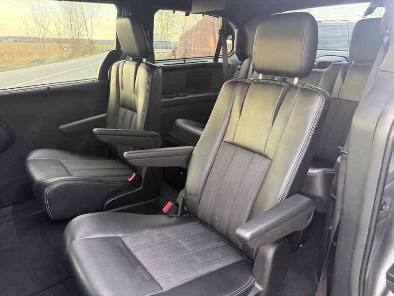 Lancia Voyager 2,8 CRD S-Type Limited 2015 - foto 13