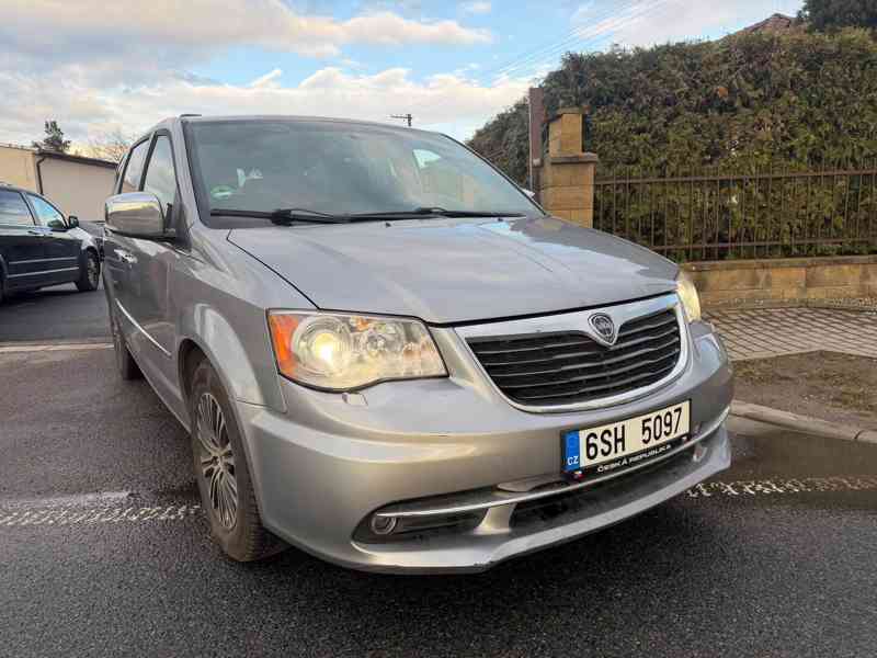 Lancia Voyager 2,8 CRD S-Type Limited 2015 - foto 5