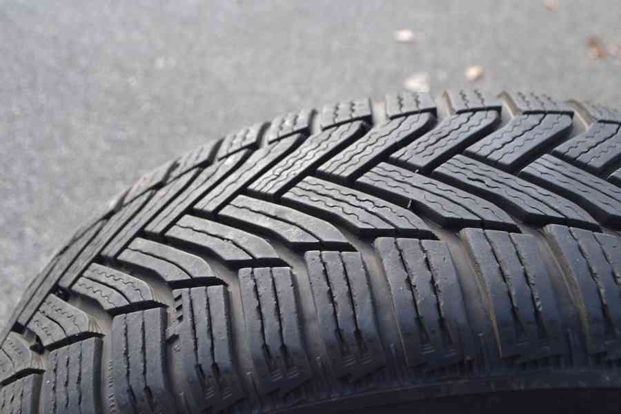 ZÁNOVNÍ sada 4ks zimní kola Š.Octavia II, III+Michelin Alpin - foto 13