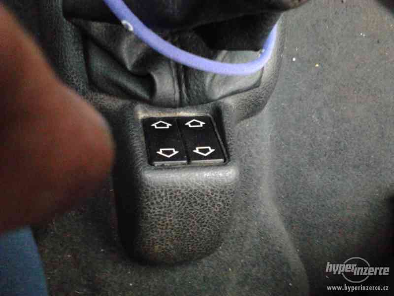 Peugeot 106 - foto 12