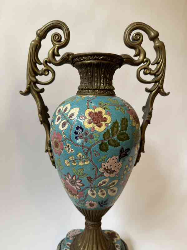 Porcelánová váza s květinovým dekorem - foto 2