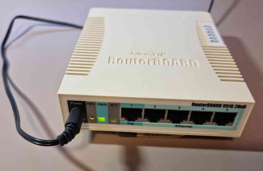 Mikrotik router RB951G-2HnD, 5x Gigabit Ethernet, WiFi 4, 12 - foto 2