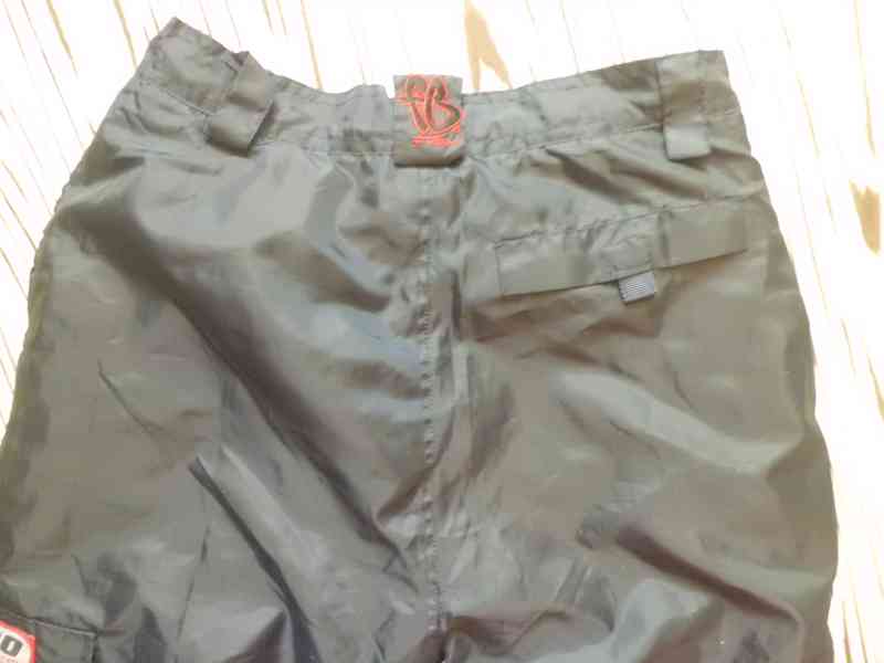FUBU nepoužité pěkné volnočasové kalhoty L /pas 74cm/ - foto 7