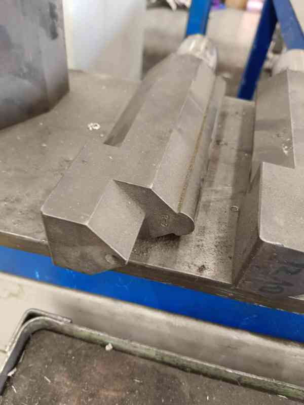 Použitá ohýbačka pásovin EB 30 CNC r. v. 2005 - foto 19