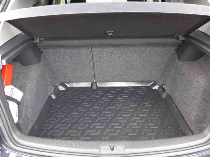 Volkswagen Golf 1,4 i 16V KLIMA - foto 8