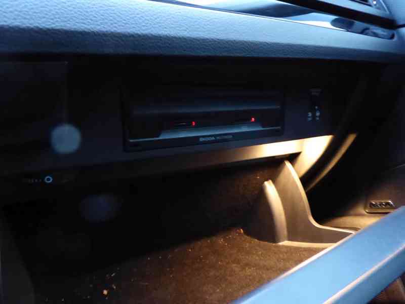 ŠKODA Superb Combi L&K 2,0 TDI 140 kW DSG, 3060 - foto 30