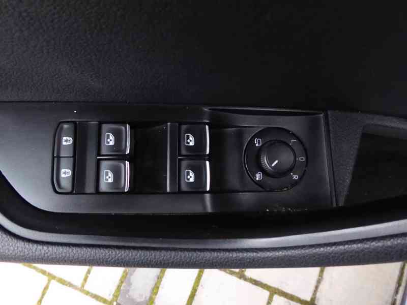 ŠKODA Superb Combi L&K 2,0 TDI 140 kW DSG, 3060 - foto 15