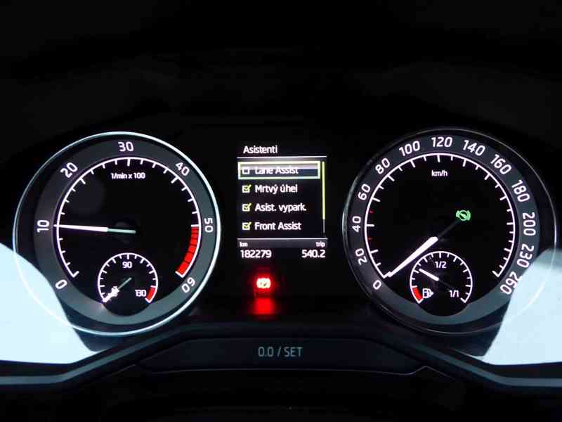 ŠKODA Superb Combi L&K 2,0 TDI 140 kW DSG, 3060 - foto 21