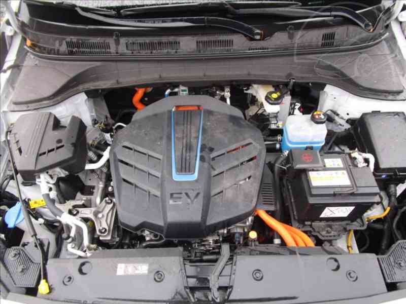 Hyundai Kona 0,0 64kWh SoH 100% - DPH - foto 16