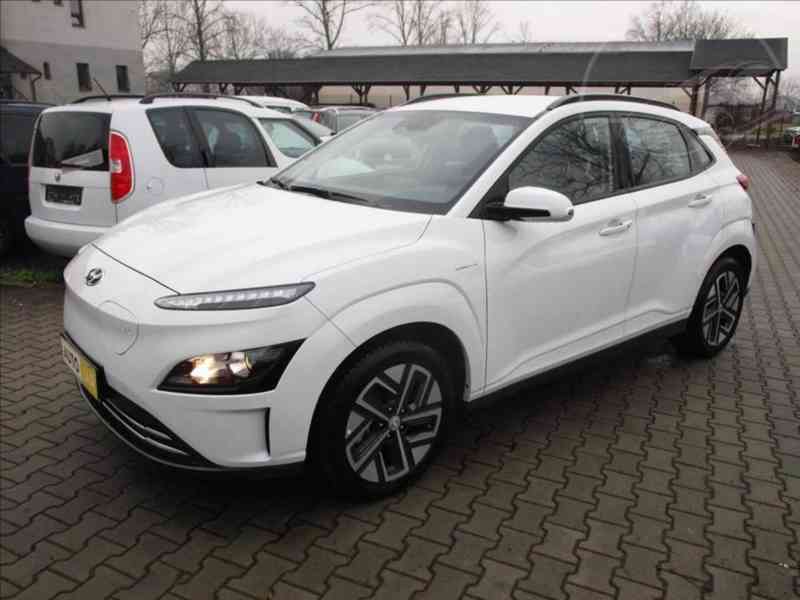 Hyundai Kona 0,0 64kWh SoH 100% - DPH - foto 2