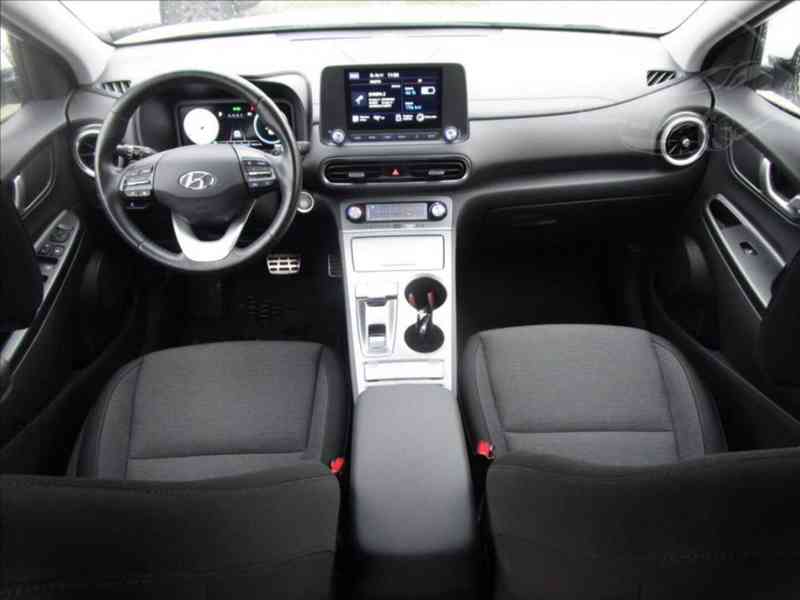 Hyundai Kona 0,0 64kWh SoH 100% - DPH - foto 5