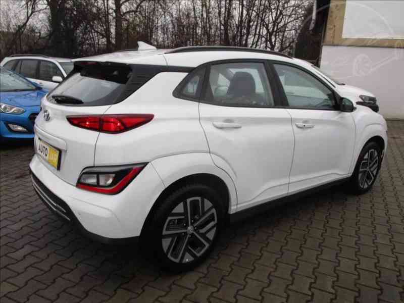 Hyundai Kona 0,0 64kWh SoH 100% - DPH - foto 3