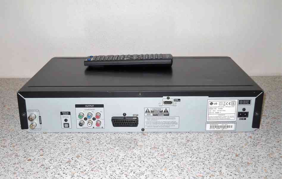 VHS-DVD rekordér LG RC689H - foto 6