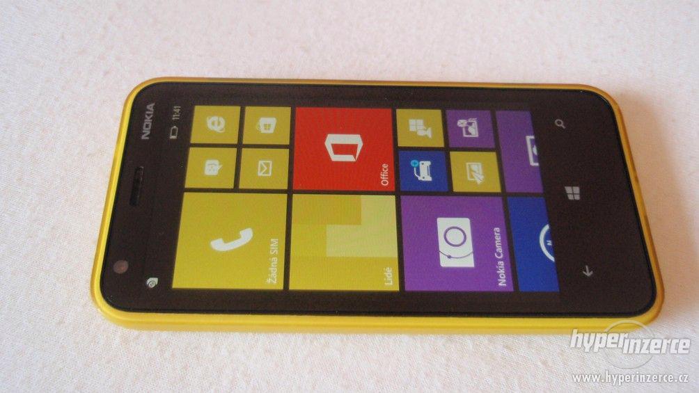 Nokia Lumia 620 dotykový mobilní telefon + příslušenství - foto 3
