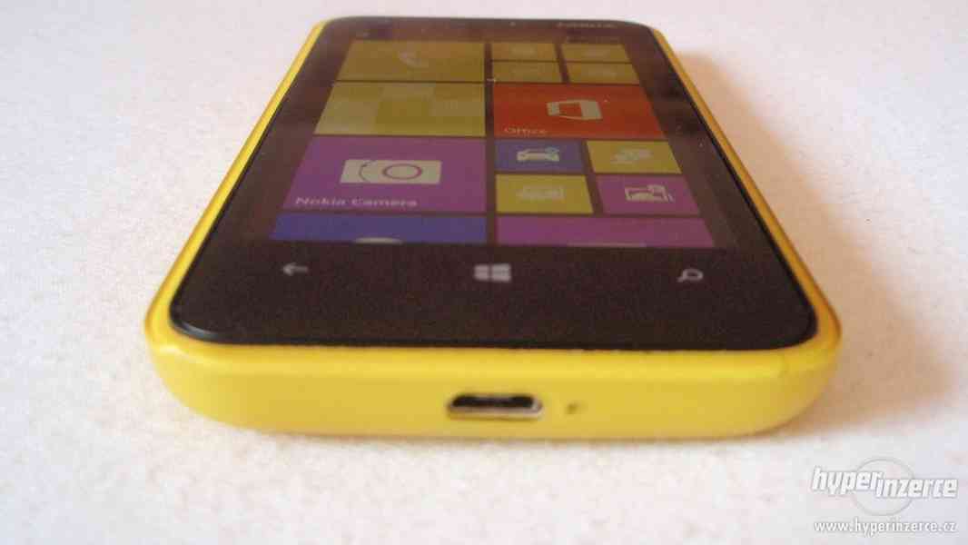 Nokia Lumia 620 dotykový mobilní telefon + příslušenství - foto 5