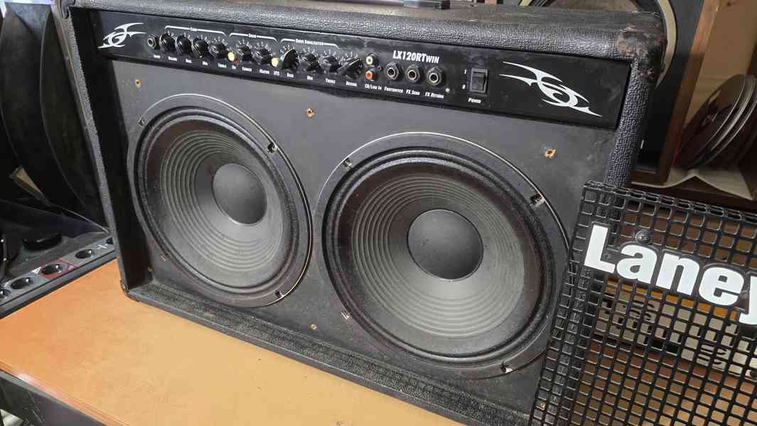Kytarové kombo LANEY LX120RTWIN, 2x 12" repro CELESTION - foto 8