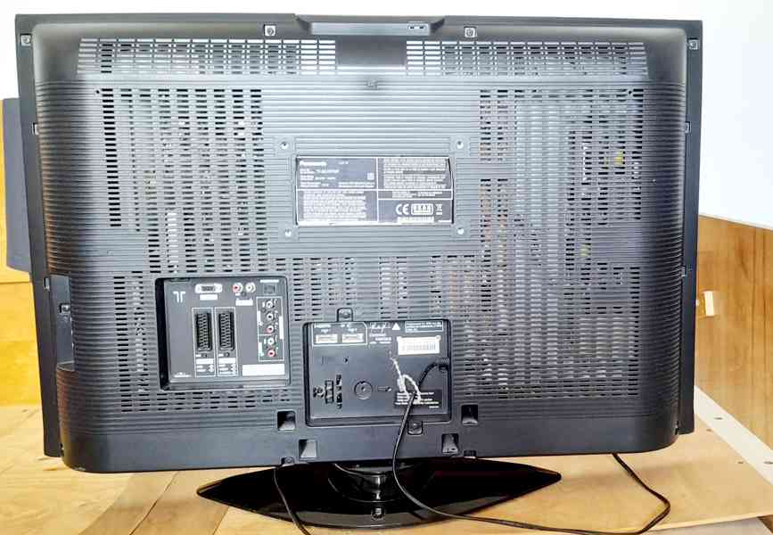 TV Panasonic TX-32LXD700F - foto 2