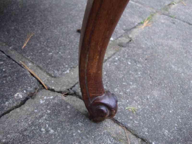 Hezké starožitné křeslo vyřezávané dřevo noha na opravu - foto 9