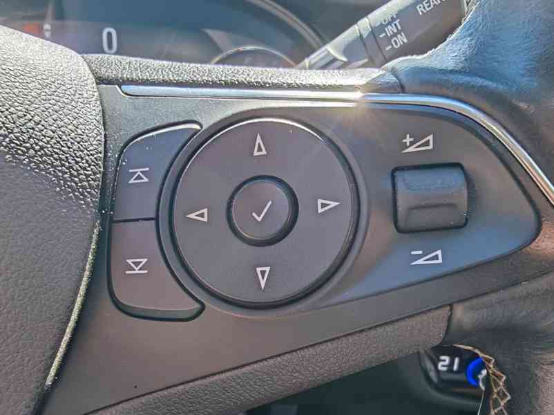 Opel Insignia 2.0d Bussines Innovation 125kw - foto 8