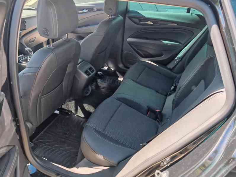 Opel Insignia 2.0d Bussines Innovation 125kw - foto 13