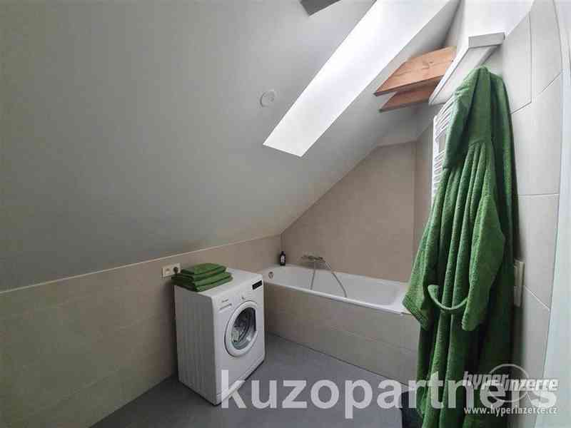 Prostorný byt 2+kk/124m2  Opletalova 23 Praha 1 - foto 4