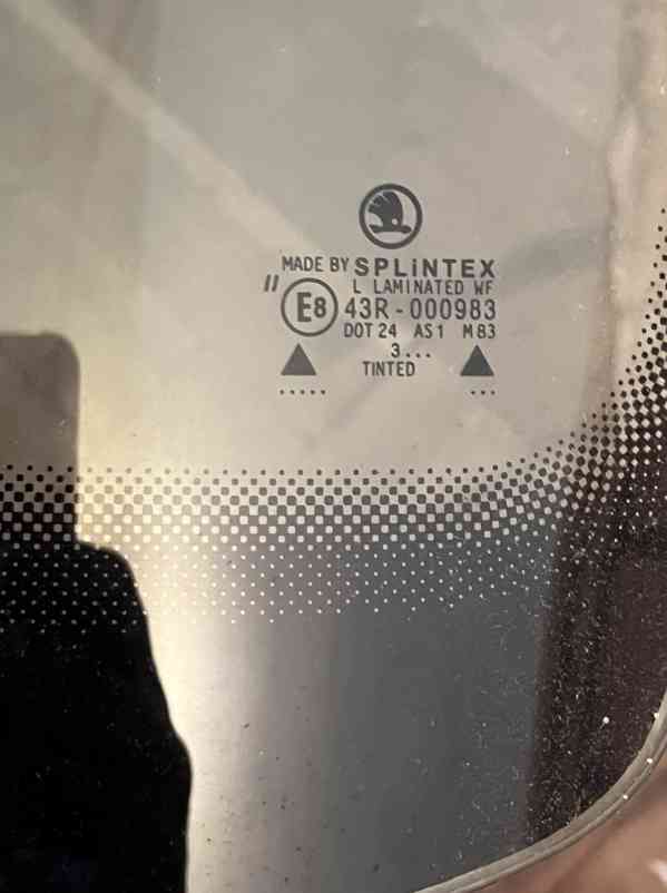 Nové přední sklo Škoda FELICIA zelené s pruhem - foto 2