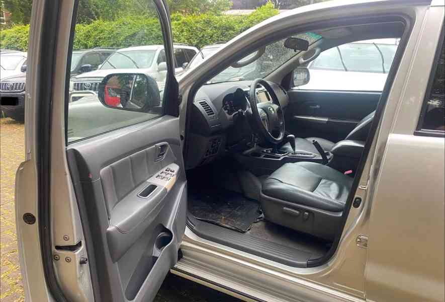 Toyota Hilux3.0 D-4D 126kw - foto 8