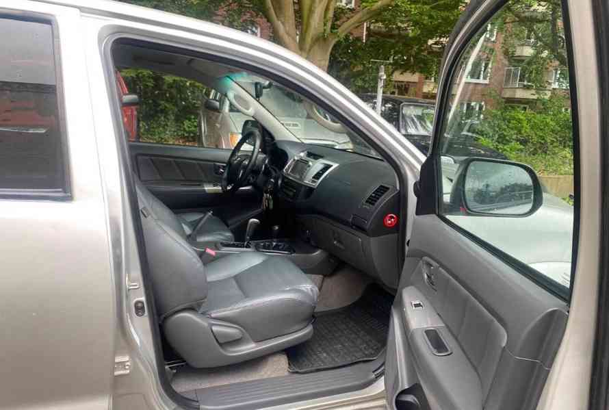 Toyota Hilux3.0 D-4D 126kw - foto 4