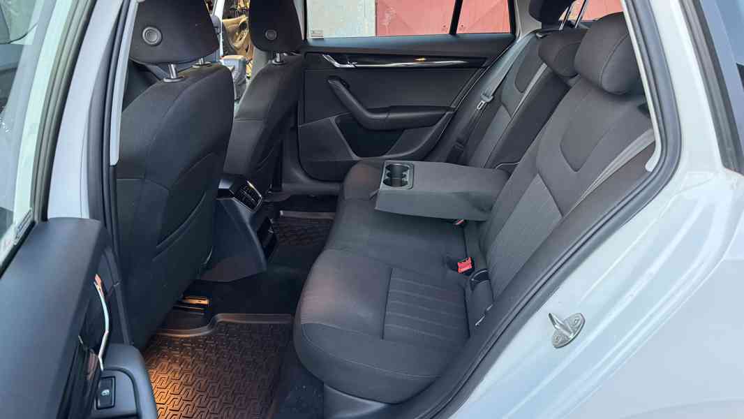 Škoda Octavia, 1.5 TSi, Full LED - foto 16