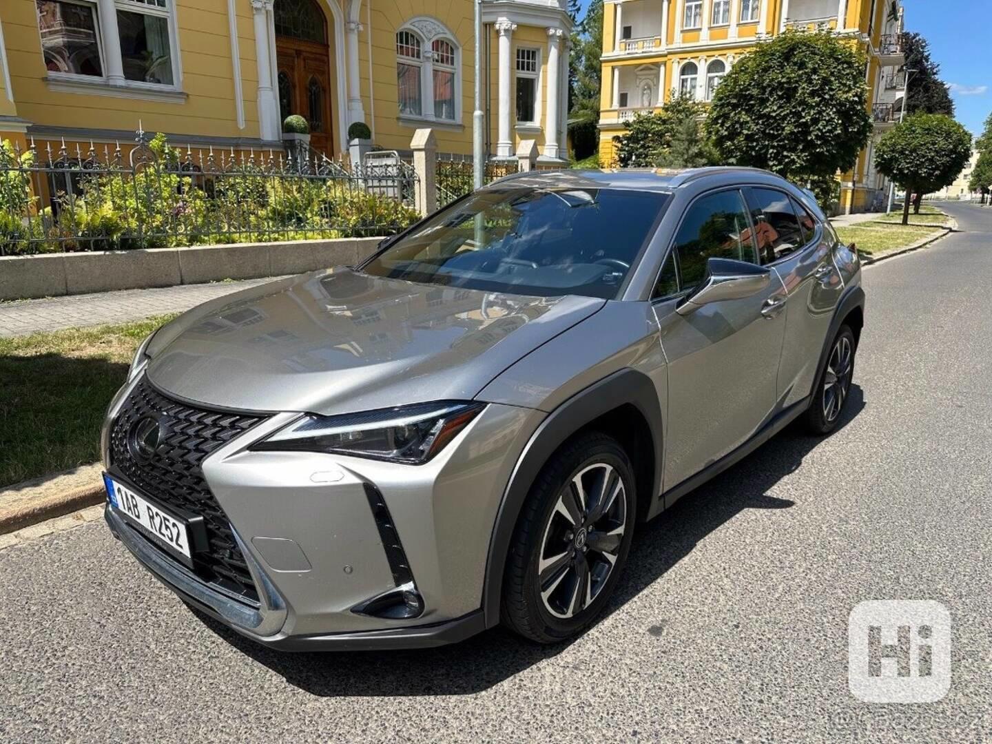 Lexus UX 250h 2,0   hybrid .E-CVT - foto 1