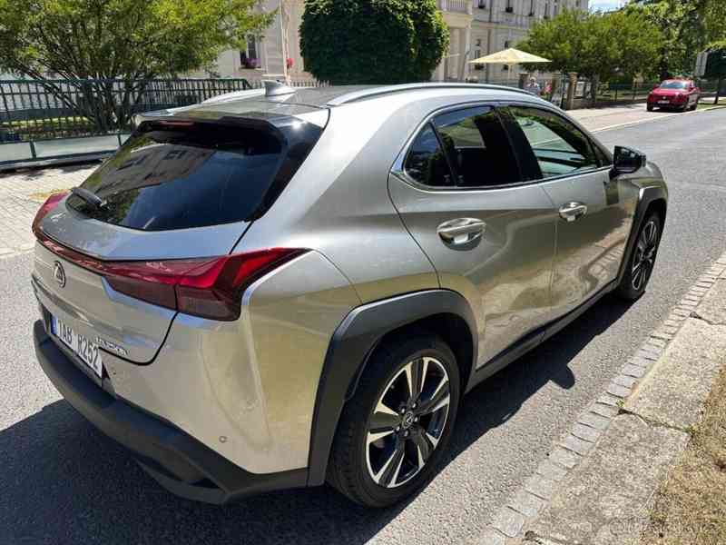 Lexus UX 250h 2,0   hybrid .E-CVT - foto 6