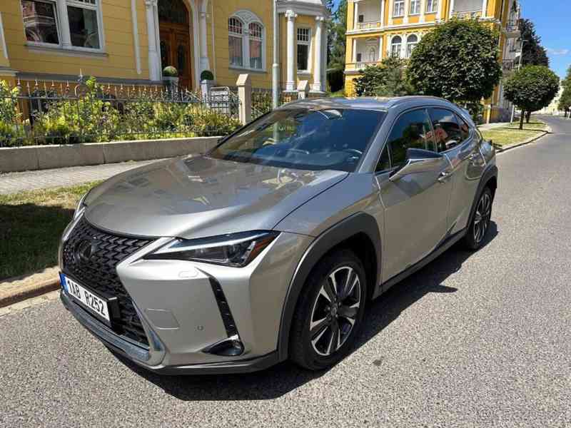Lexus UX 250h 2,0   hybrid .E-CVT - foto 1
