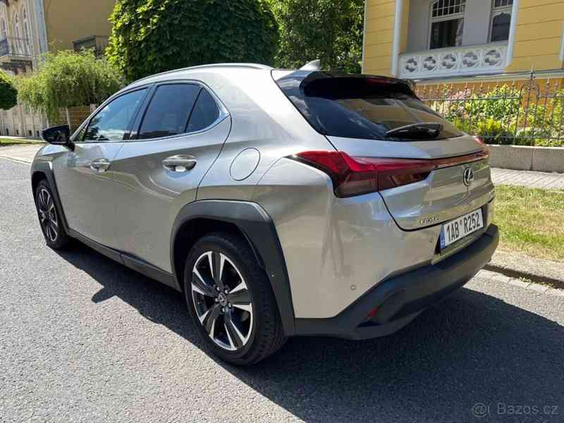 Lexus UX 250h 2,0   hybrid .E-CVT - foto 7