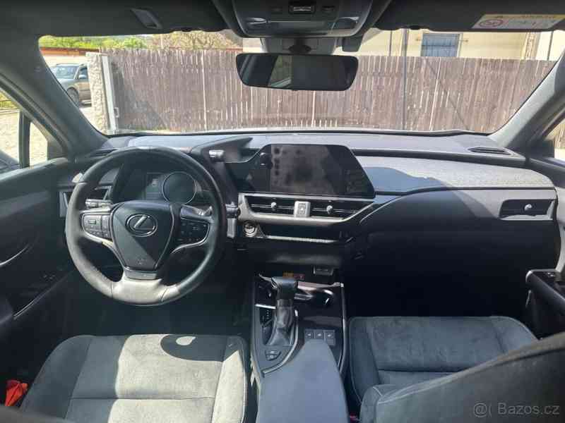 Lexus UX 250h 2,0   hybrid .E-CVT - foto 4