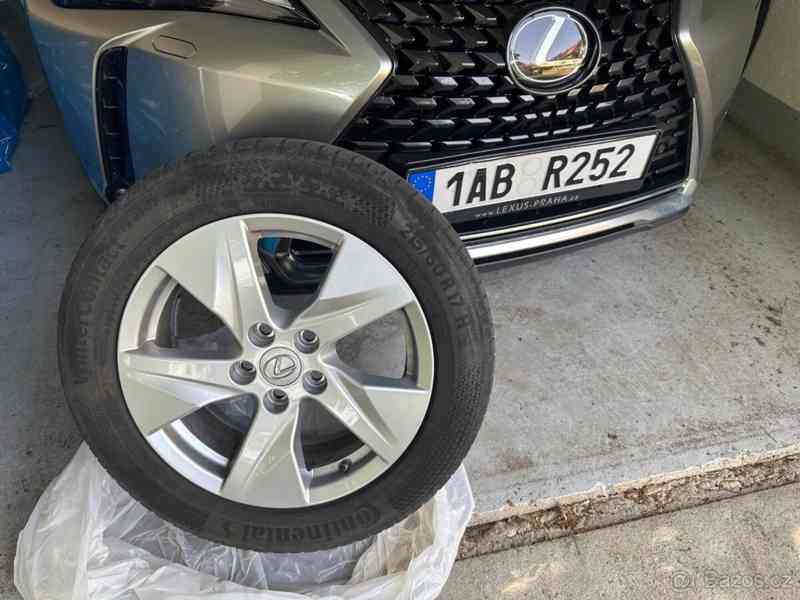 Lexus UX 250h 2,0   hybrid .E-CVT - foto 8