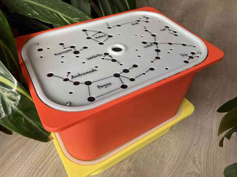 Barevný kompostér s víkem s hvězdnou oblohou - foto 6