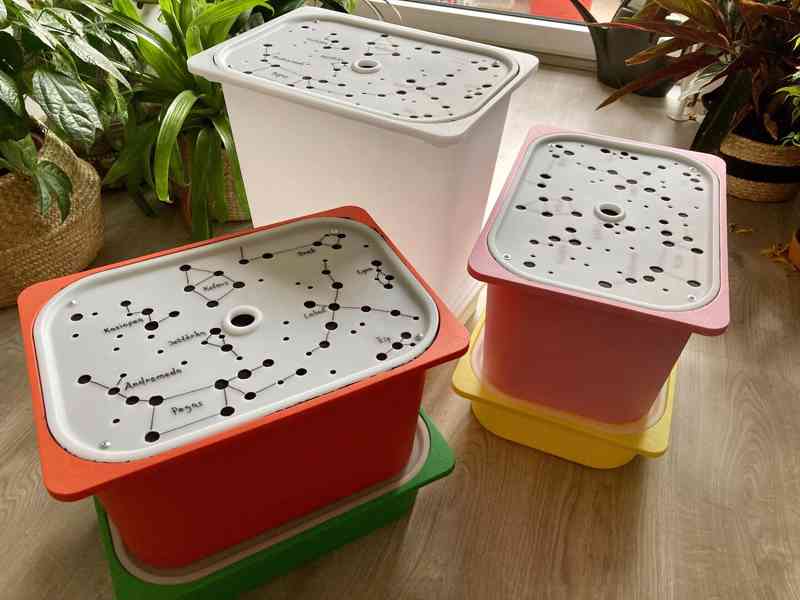 Barevný kompostér s víkem s hvězdnou oblohou - foto 7