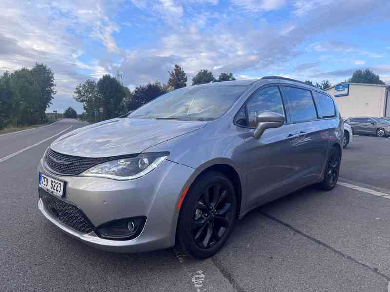 Chrysler Pacifica 3,6 S RED Limited Sunrof DVD 2020 - foto 5