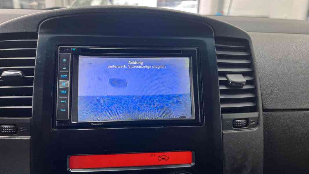 Nissan Pathfinder 2.5 dCi SE 140kw - foto 5