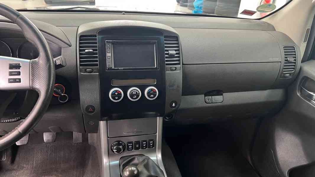 Nissan Pathfinder 2.5 dCi SE 140kw - foto 8