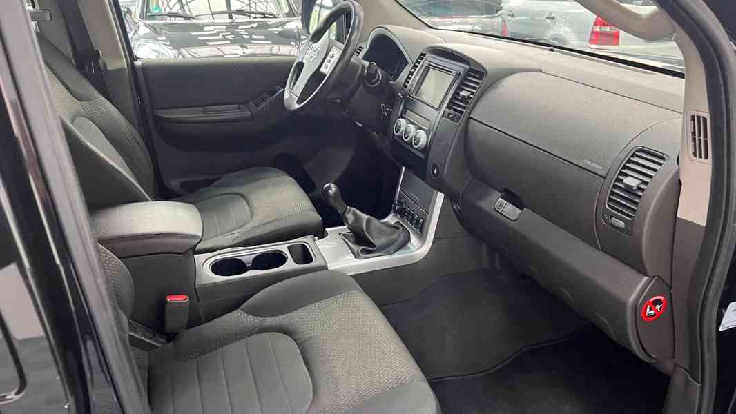 Nissan Pathfinder 2.5 dCi SE 140kw - foto 10