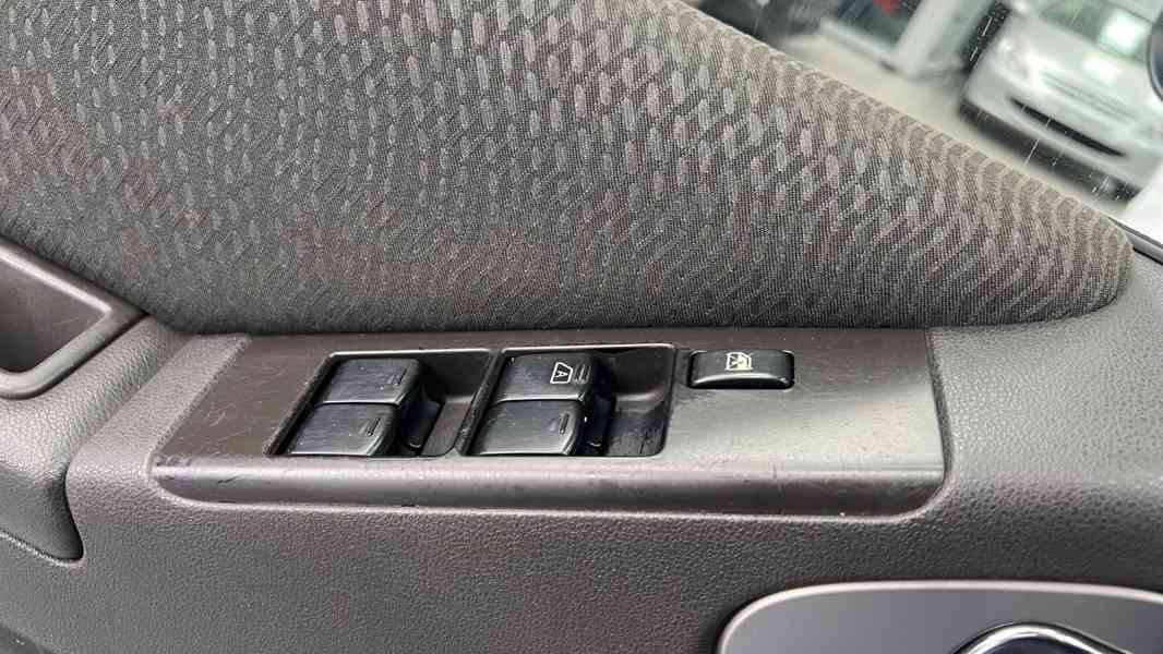 Nissan Pathfinder 2.5 dCi SE 140kw - foto 11