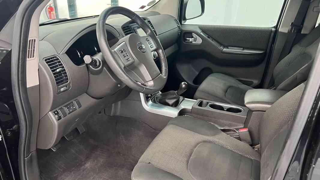 Nissan Pathfinder 2.5 dCi SE 140kw - foto 4