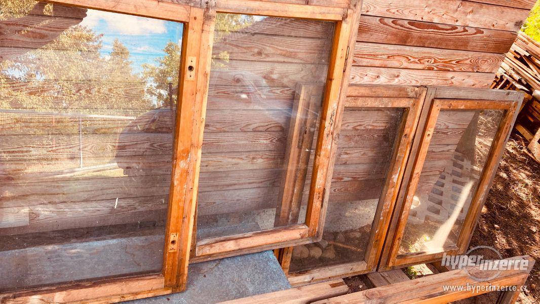 Dřevěná okna z chaty - foto 2