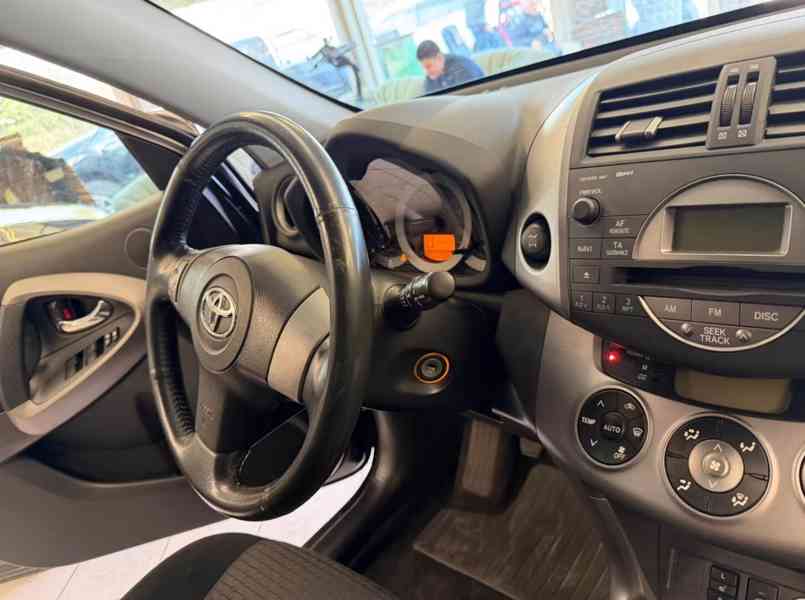 Toyota RAV 4 2.0i 4x4 Team benzín 112kw - foto 14