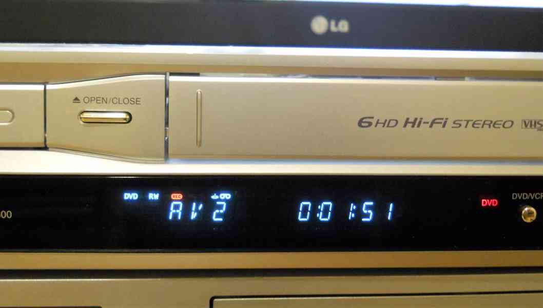 VHS-DVD rekordér LG RC7000 - foto 4