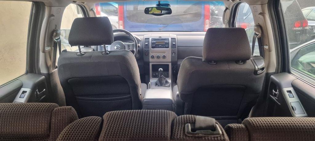 Nissan Pathfinder 2.5 dCi 7 míst 4x4 128kw - foto 17