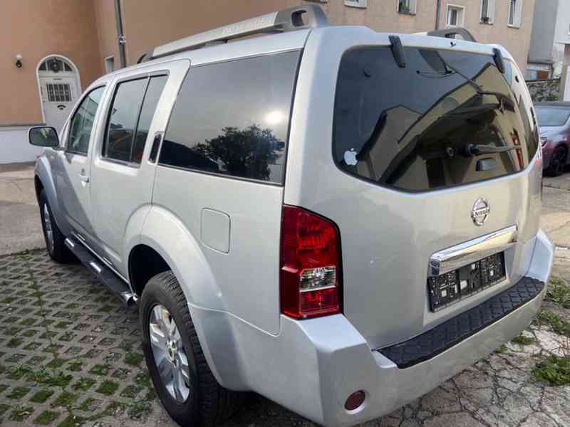 Nissan Pathfinder 2.5 dCi 7 míst 4x4 128kw - foto 7