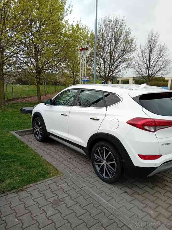 Hyundai Tucson 2,0   4x4 - foto 10